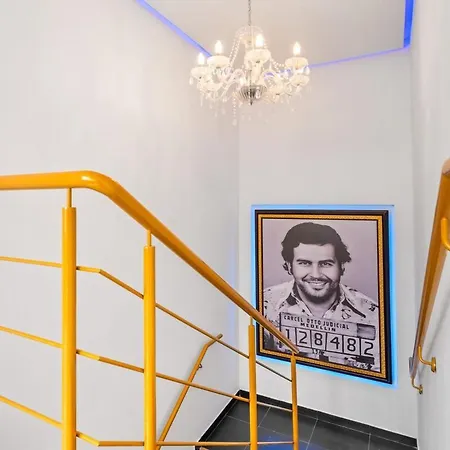 Pablo Escobars Secret Hideout! *